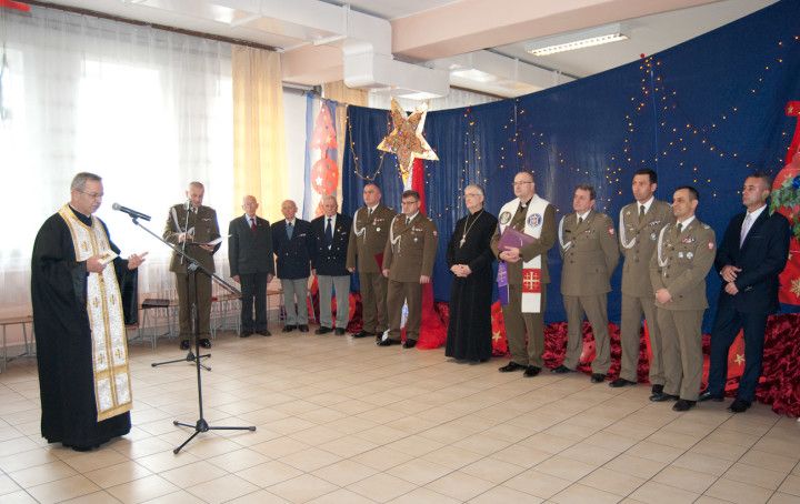 Spotkanie opłatkowe w Jednostce Wojskowej w Przemyślu z udziałem Metropolity i Arcybiskupa Eugeniusza Popowicza