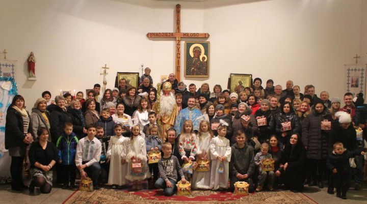 Зустріч дітей із св. Миколаєм на Південній Празі у Варшаві
