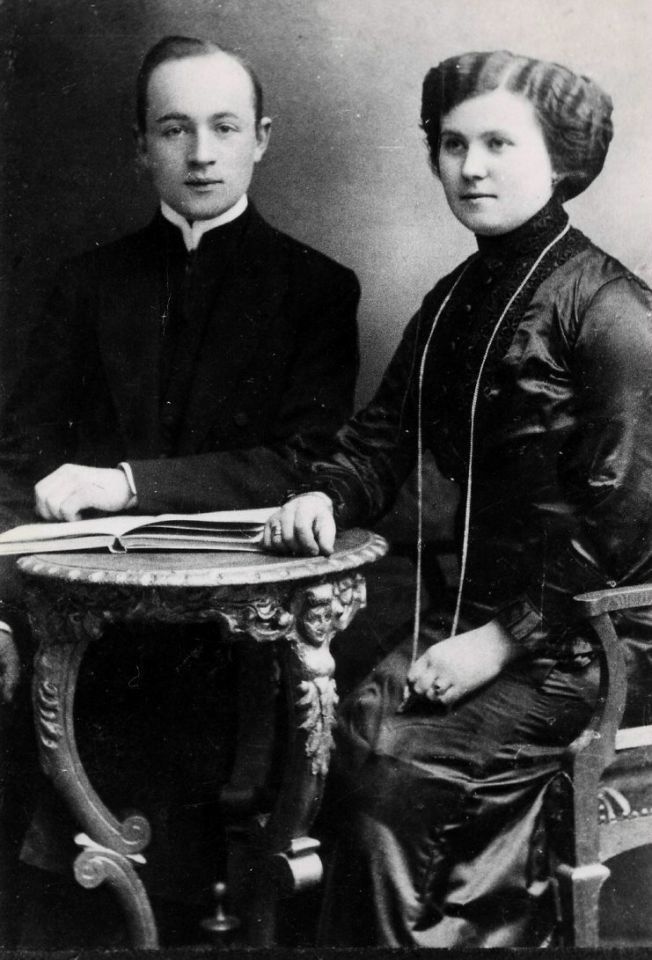 1899r.2. o. Myroslaw i Ewhenija Ripeckyj.(1).