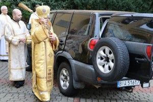 Архиєпископ Євген Попович освятив у Перемишлі автомобіль призначений для потреб Зброїних Сил України