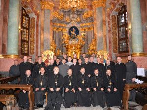 «Дякуємо за служіння та просимо лікувати рани минулого», — владики Постійного Синоду зустрілися з духовенством Вроцлавсько-Гданської єпархії