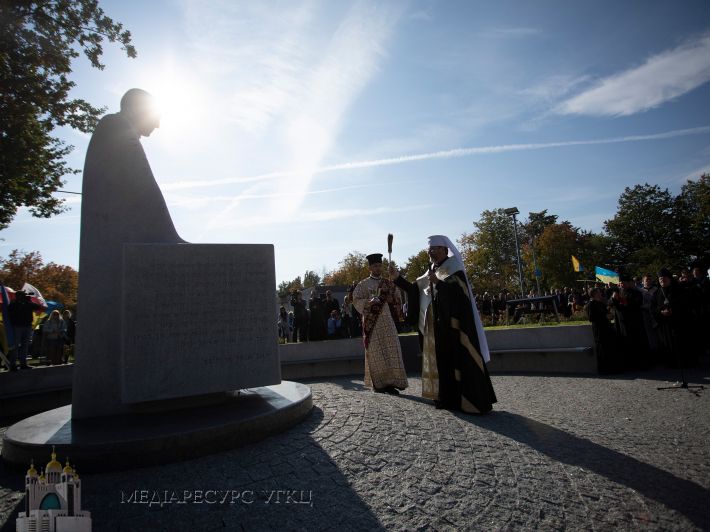 Блаженніший Святослав освятив пам’ятник блаженному Омеляну Ковчу в Любліні