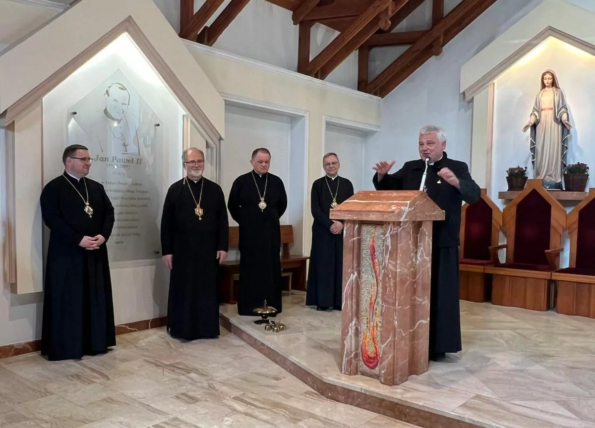 Кардинал Конрад Краєвскі відвідав греко-католицьке духовенство 5 img 20260505 wa0034 e1778003648244